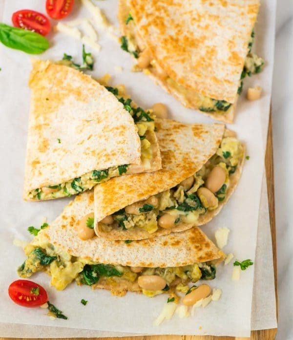 quesadillas with spinach and pinto beans