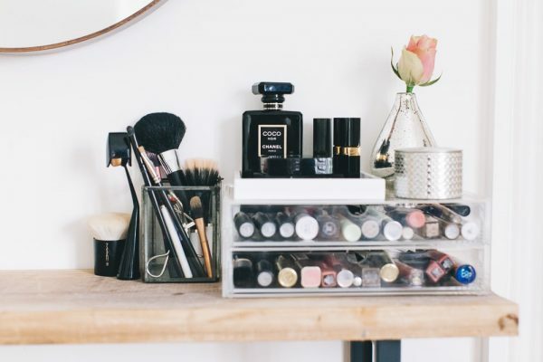 DIY Makeup Vanity