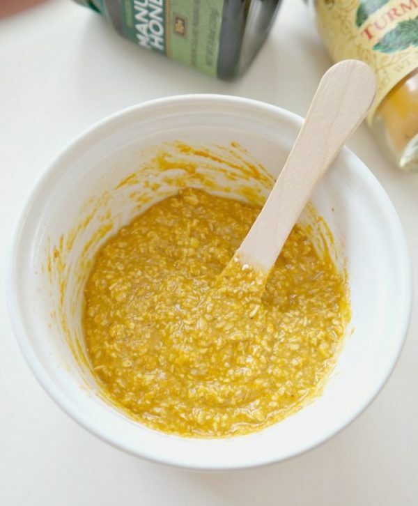 Brightening Tumeric and Lemon DIY Face Mask