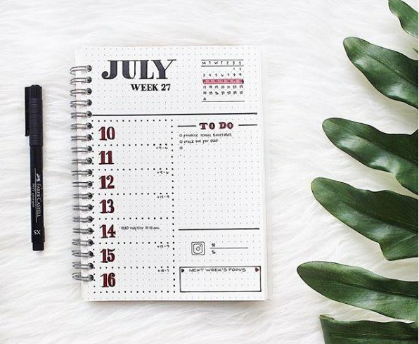 Weekly bullet journal layout ideas that you will want to copy. Organize your week with these easy bullet journal weekly spreads.