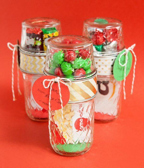 DIY Mason Jar Gift Ideas. 23 Gifts in a jar ideas that everyone will love.