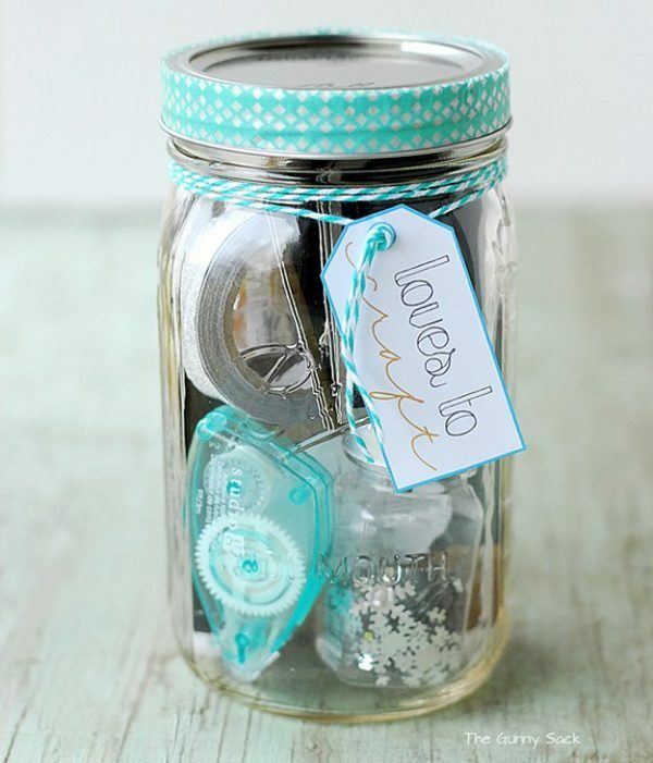 DIY Mason Jar Gift Ideas. 23 Gifts in a jar ideas that everyone will love.